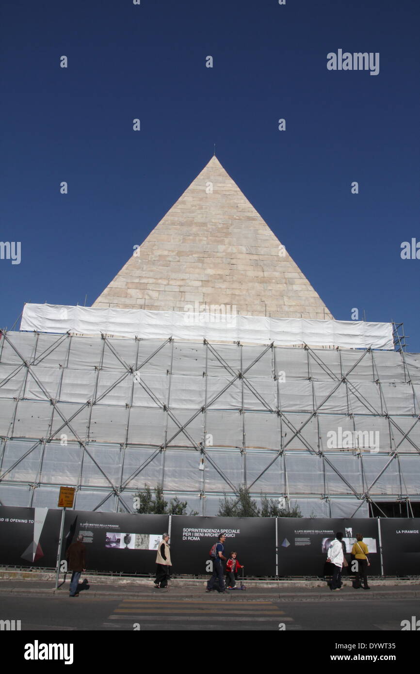 Pyramid Scaffold Pyramid restoration completion hi-res stock photography and images - Alamy