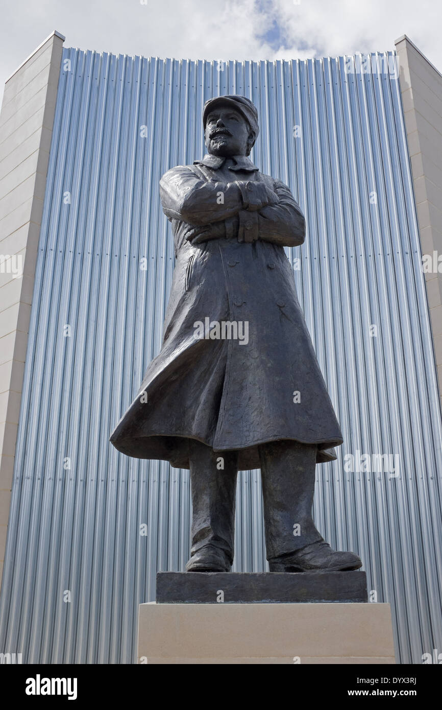 Public UK Statue: Flight Pioneer and Wild West Showman Samuel Franklin Cody Stock Photo