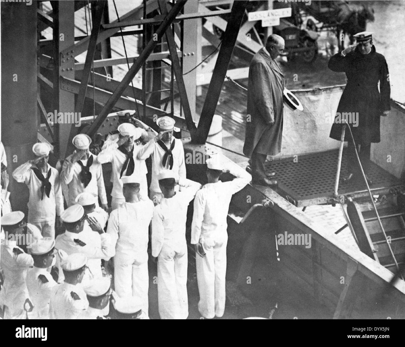 United states navy platform Black and White Stock Photos & Images - Alamy