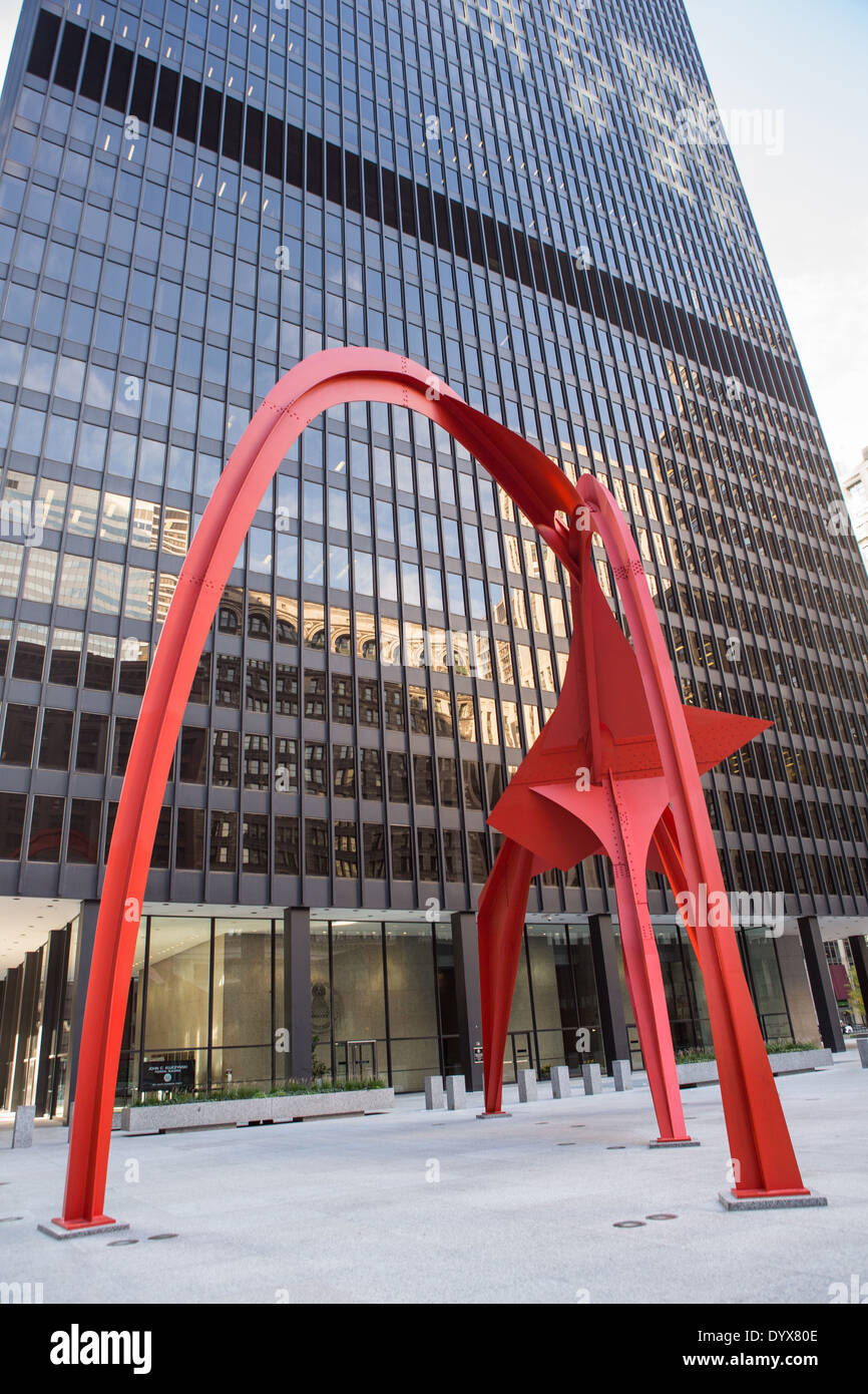 Flamingo abstract art sculpture by Alexander Calder outside the Kluczynski  Federal Building Chicago, IL Stock Photo - Alamy