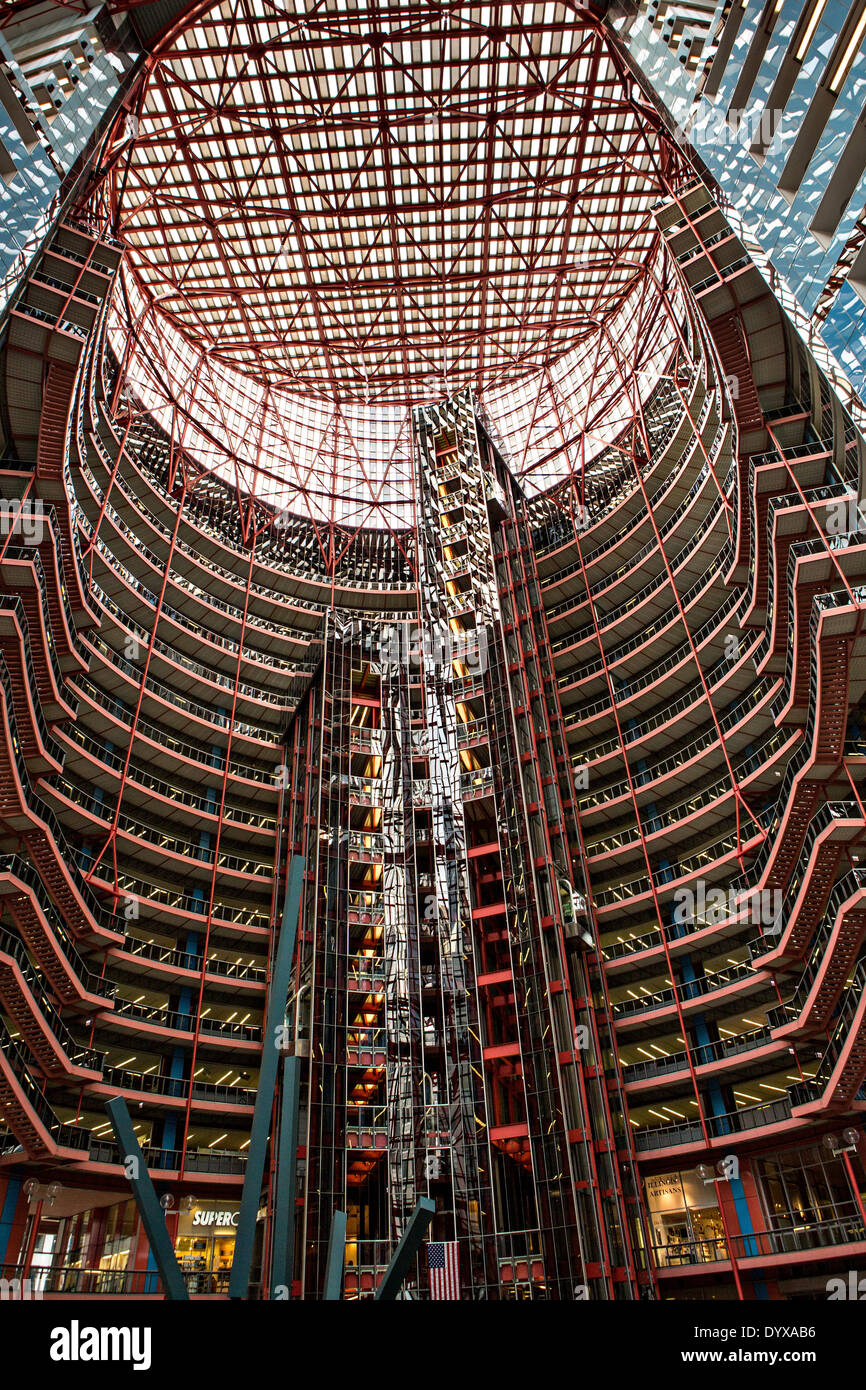 Atrium of the James R. Thompson Center in Chicago, IL Stock Photo Alamy