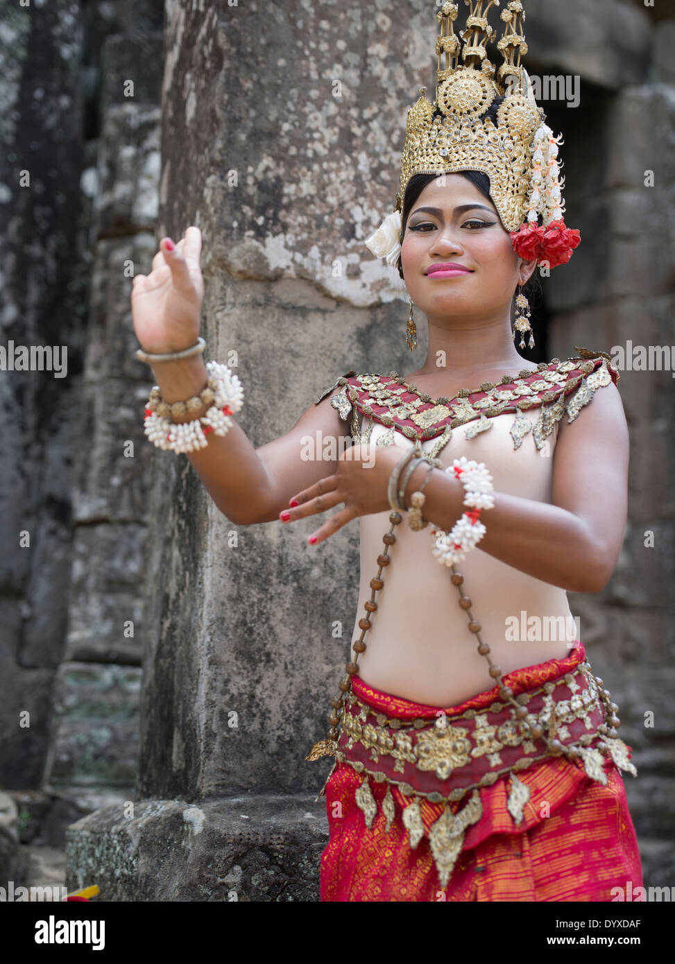 Woman in apsara costume hi-res stock photography and images - Alamy