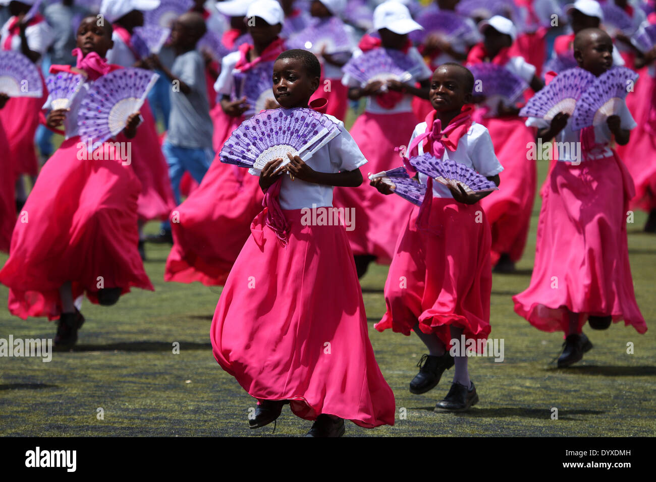 Dar Es Salaam, Tanzania. 26th Apr, 2014. Children dance in the