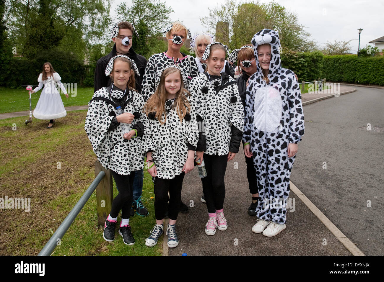 Biggin Hill, London, UK. 27th Apr, 2014. A family dressed up as dalmations in the Positive Path walk in Biggin Hill to raise funds for The Chartwell Cancer Trust  Credit:  Keith Larby/Alamy Live News Stock Photo