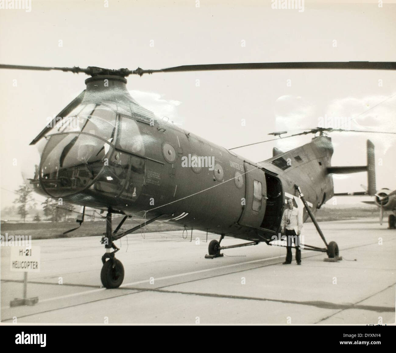 Piasecki The Piasecki H-21B, known as the 'Work Horse,' was a tandem-rotor ...