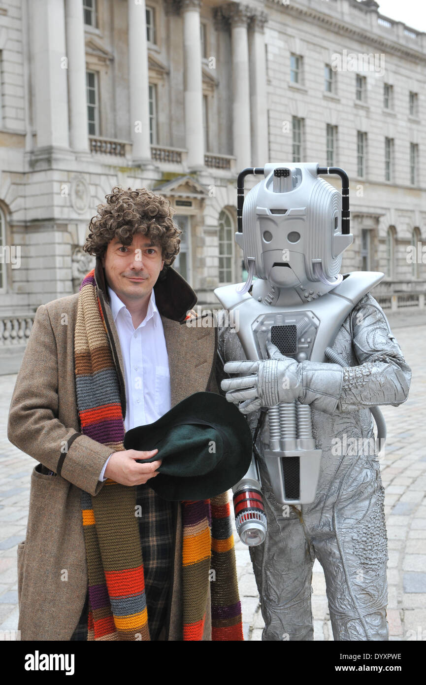 Tom baker doctor who hi-res stock photography and images - Alamy