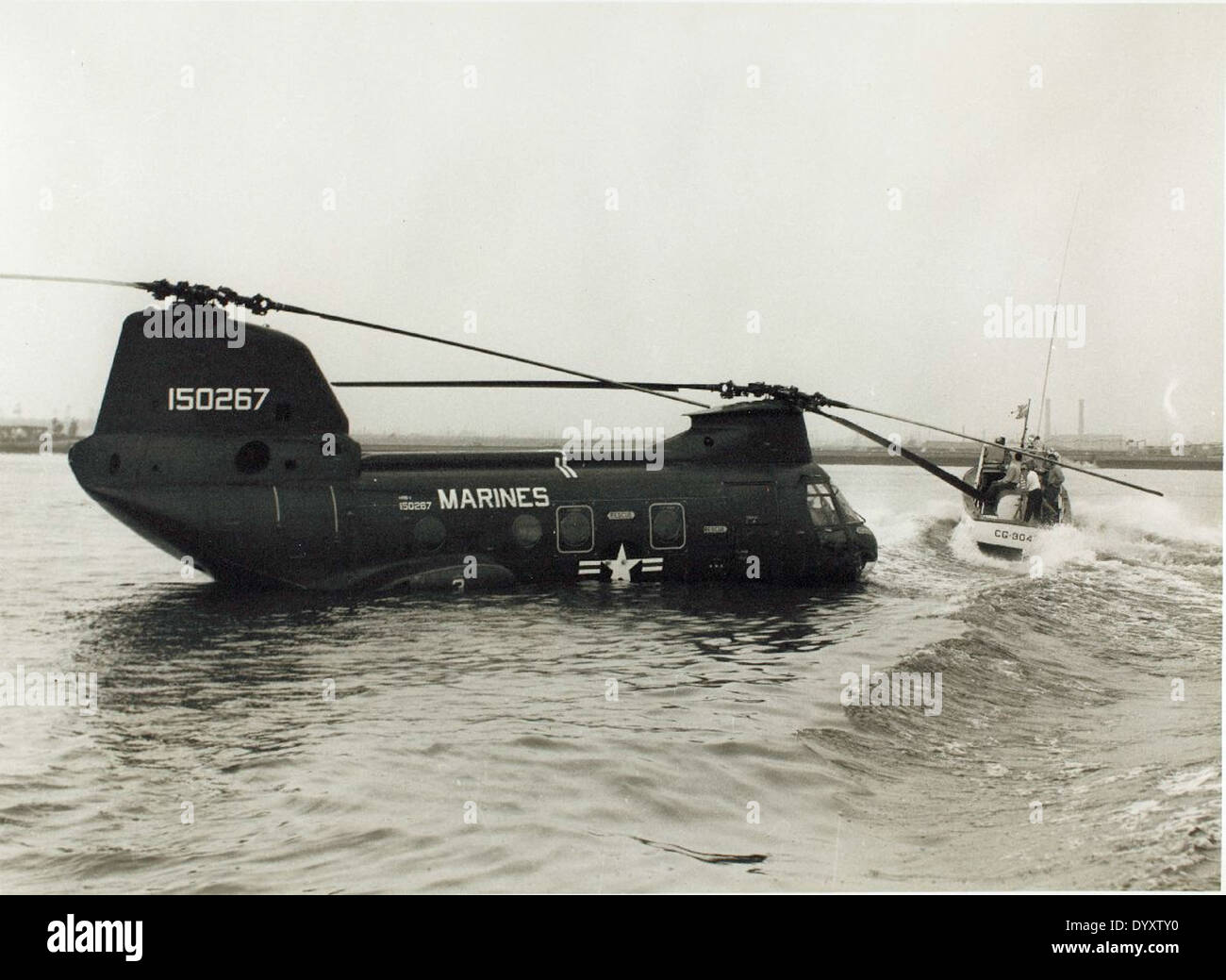 Marine corps ch 46 sea knight helicopter hi-res stock photography and ...