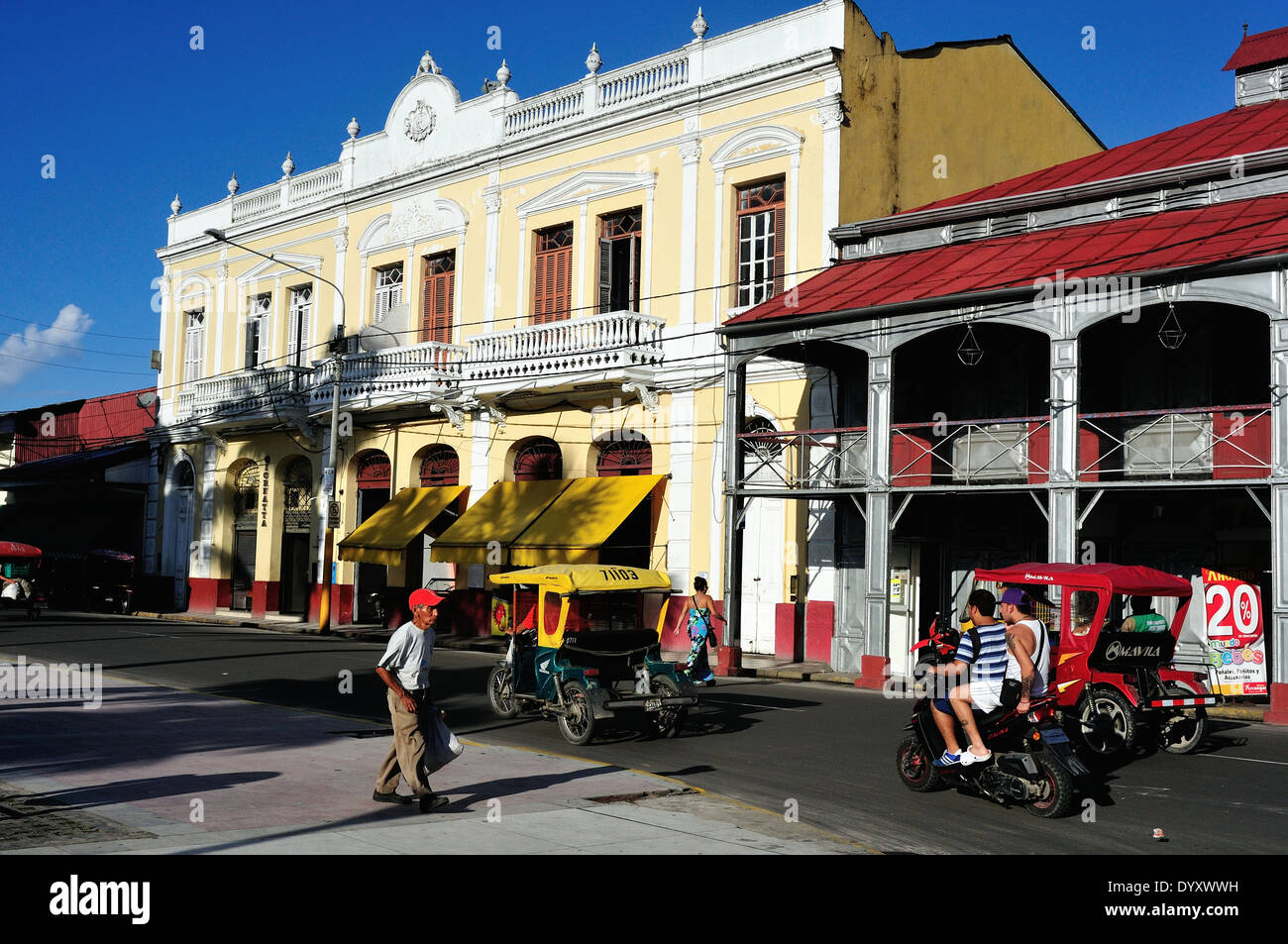 Casa Pinasco - Plaza de Armas in IQUITOS . Department of Loreto.PERU Stock  Photo - Alamy, image size:1300x953