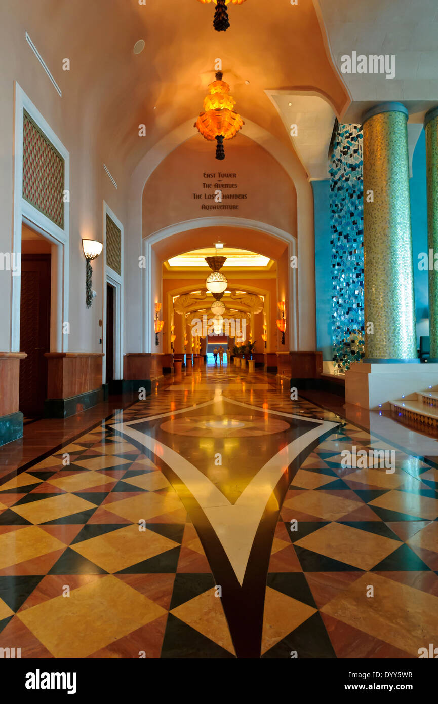 Dubai atlantis hotel decoration hi-res stock photography and images - Alamy
