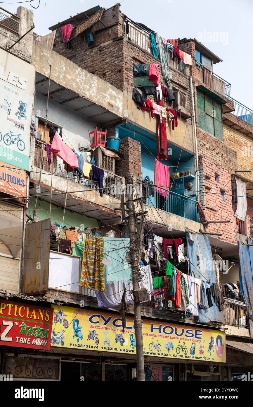 New Delhi, India. Urban Housing, Laundry Hanging out to Dry. Stock Photo