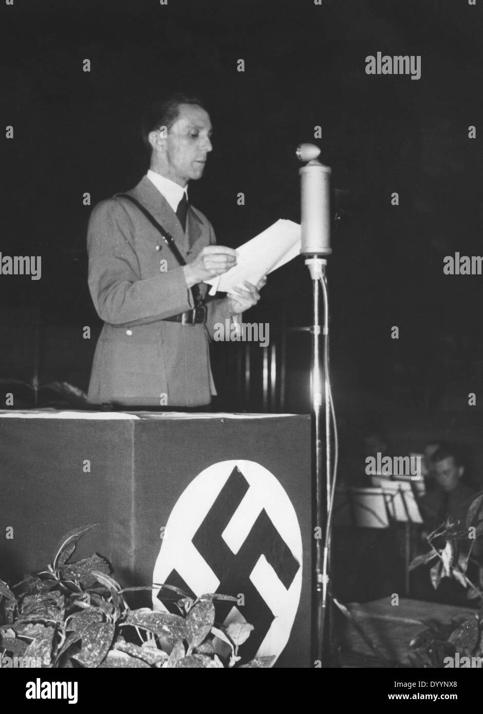 Joseph Goebbels announces the conscription, 1935 Stock Photo