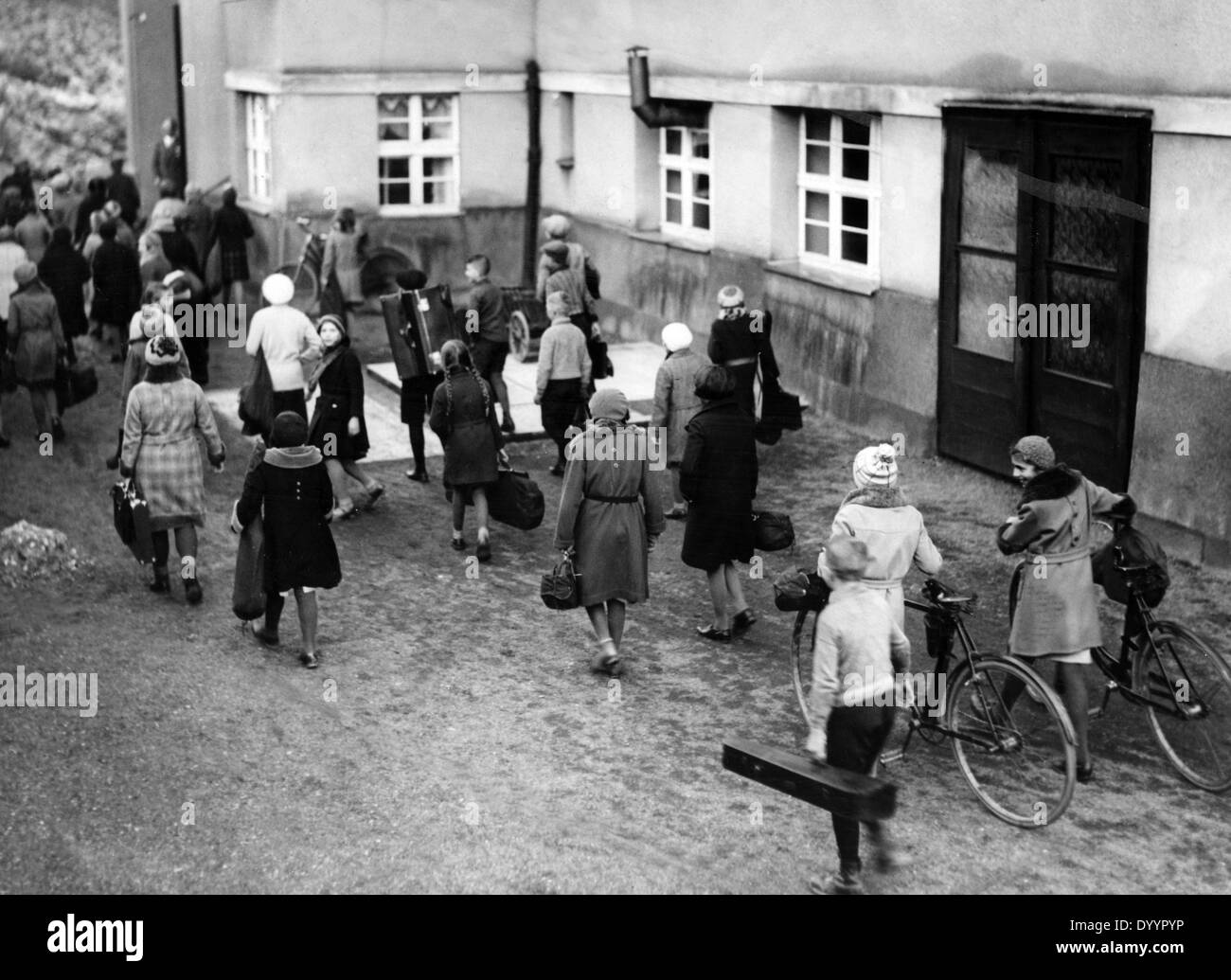 Children in Klingenthal, 1933 Stock Photo