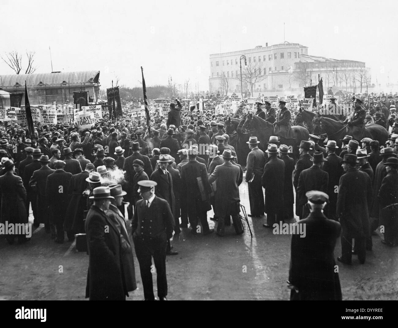 The german consulate hires stock photography and images Alamy