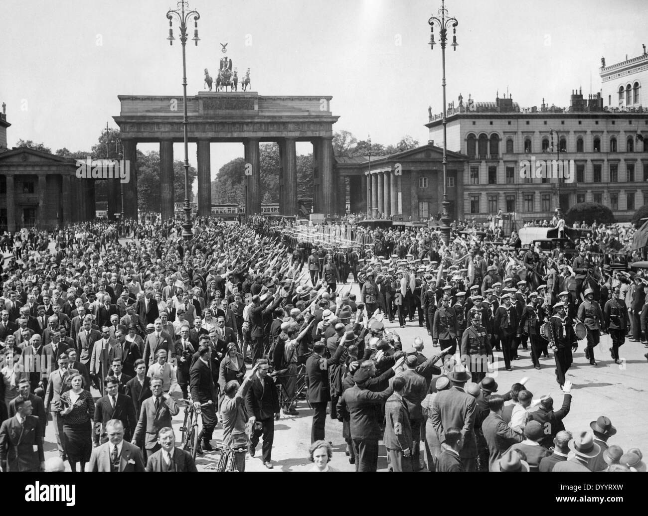 Change of guards in front of Gate Brandenburg, 1933 Stock Photo