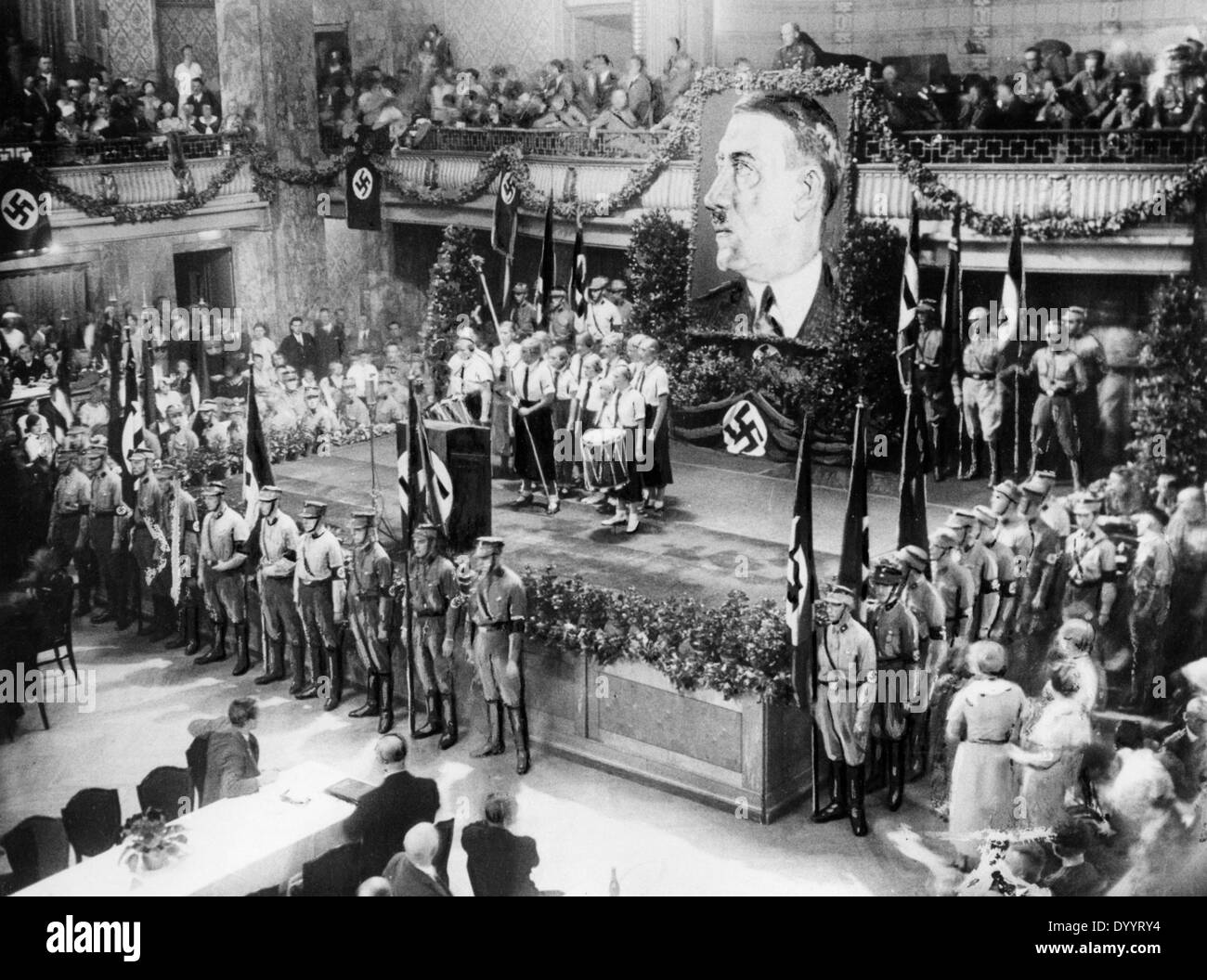 Deutsches Kuenstlerfest in the marble hall of the Zoologischer Garten, 1933 Stock Photo