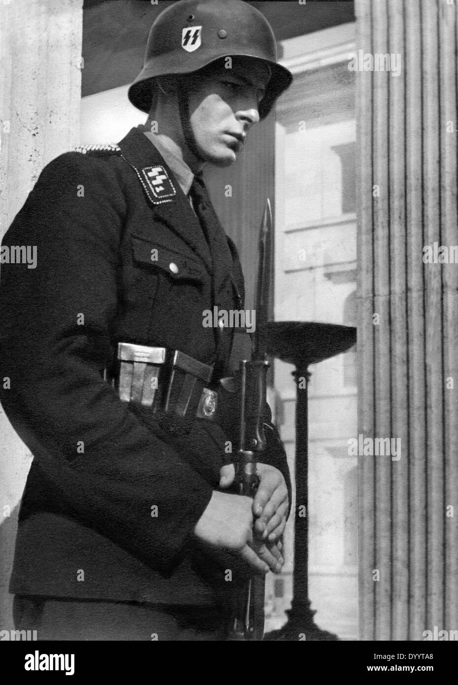 SS Honours Guards at the Munich Königsplatz Stock Photo