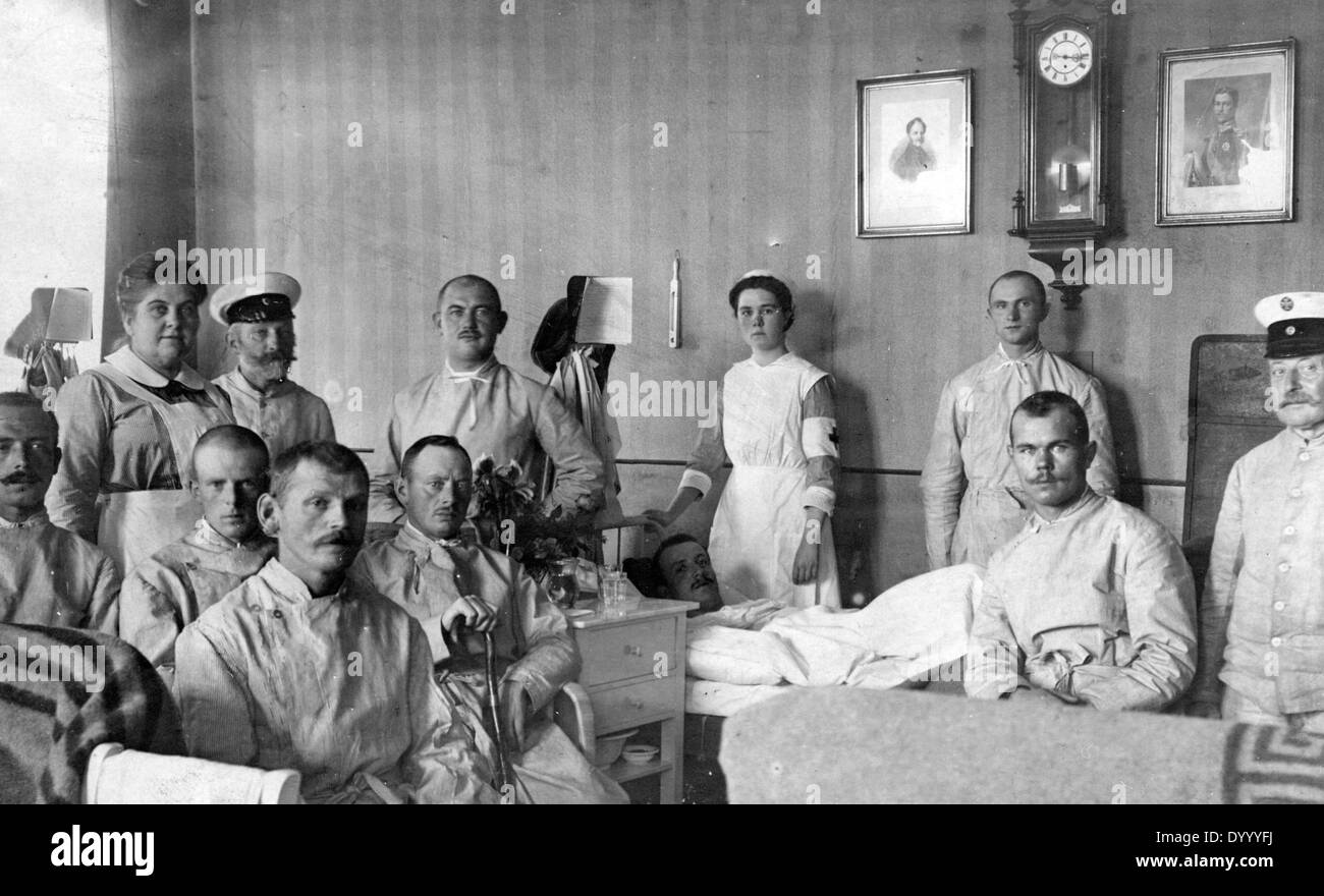 Wounded soldiers in hospital hi-res stock photography and images - Alamy