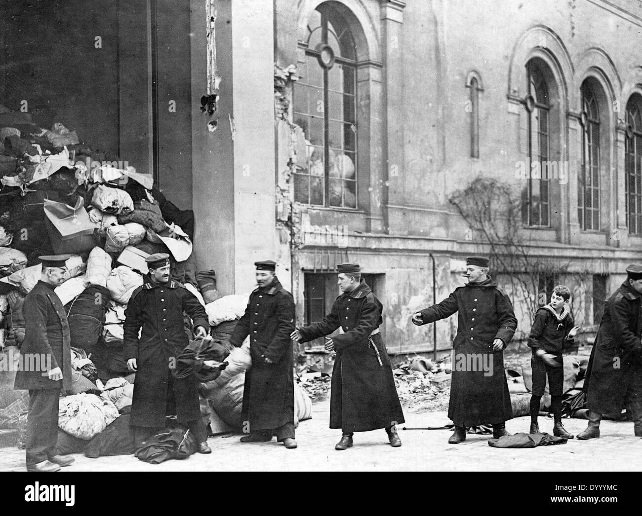 Collection clothes hi-res stock photography and images - Alamy