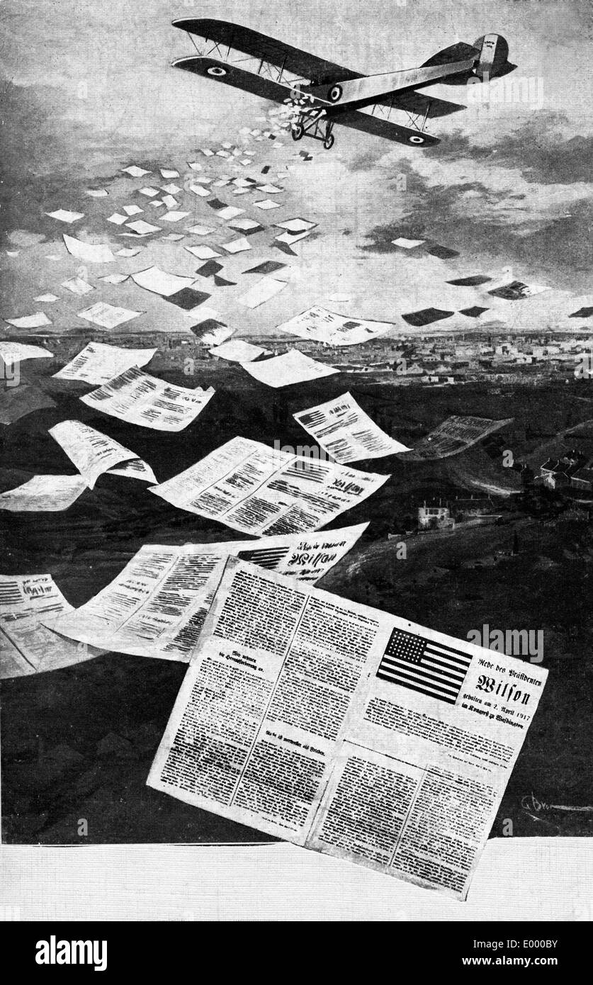 A plane distributes propaganda material, 1916 Stock Photo