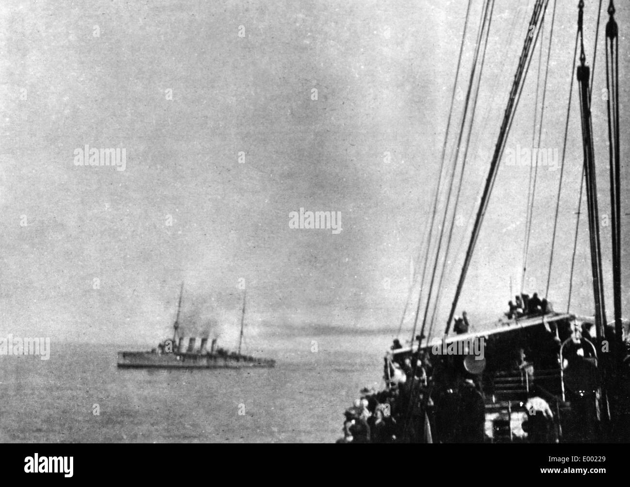 HMS Gloucester on the high seas during the First World War Stock Photo