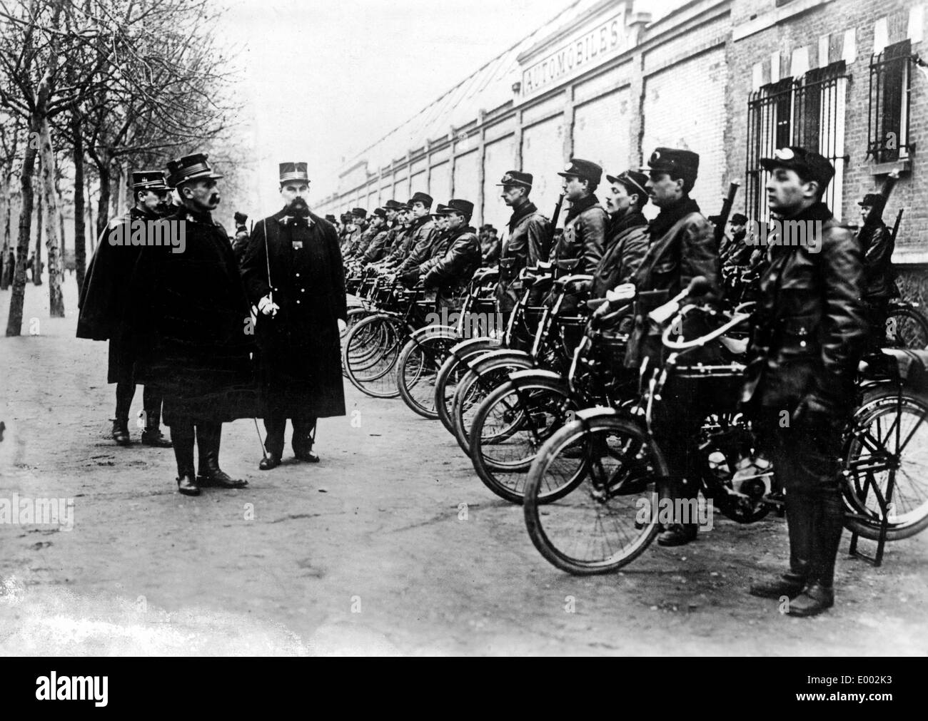 Bicycle company in Paris, 1915 Stock Photo