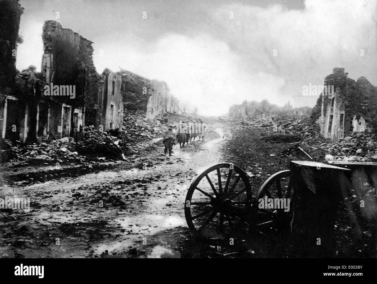 Guerre 14-18 deux photos Bezonvaux (Meuse) 1917 Guerre 14-18 deux photos Bezonvaux (Meuse) 1917