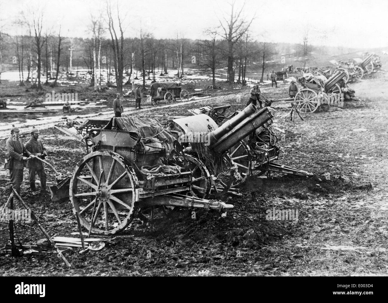 German field howitzers at the Western Front, 1917 Stock Photo