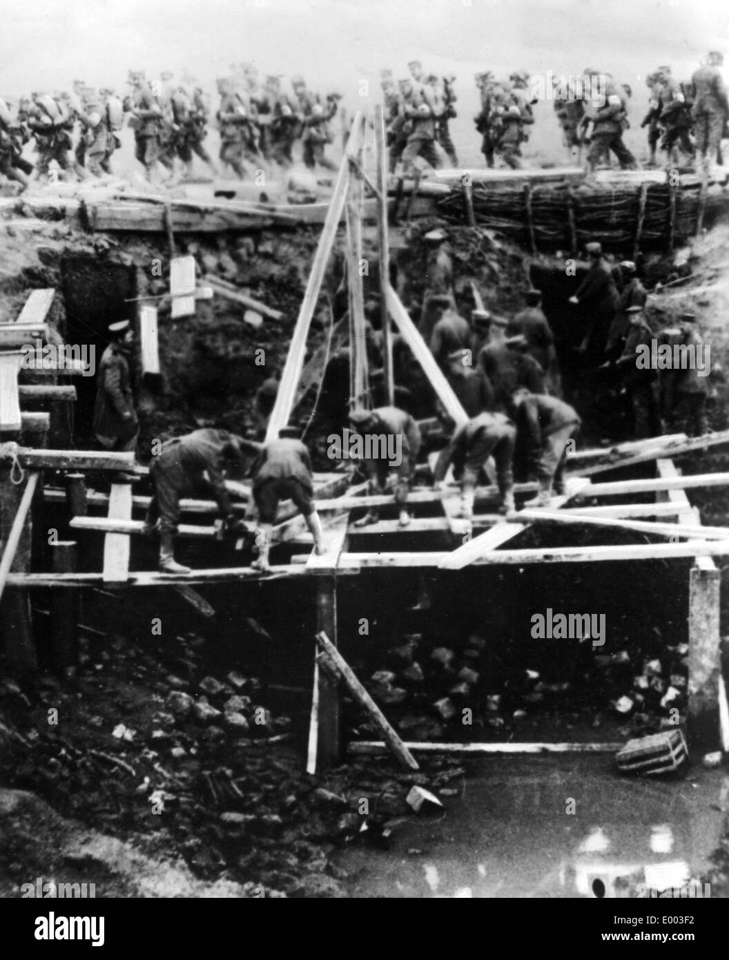 Bridge construction at the Western Front, 1918 Stock Photo