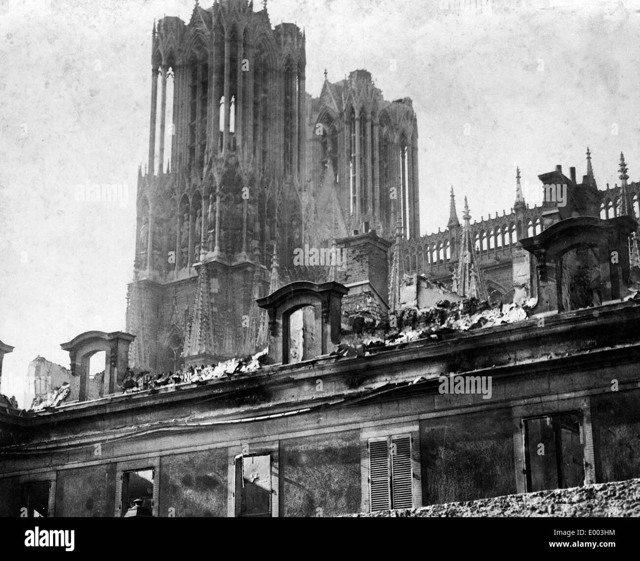 Reims cathedral Black and White Stock Photos & Images - Alamy