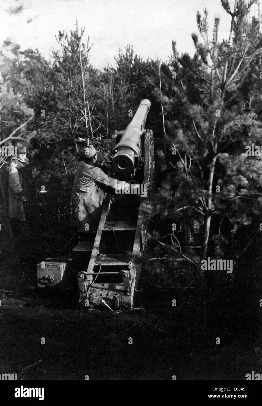 Austrian cannon in Poland, 1915 Stock Photo