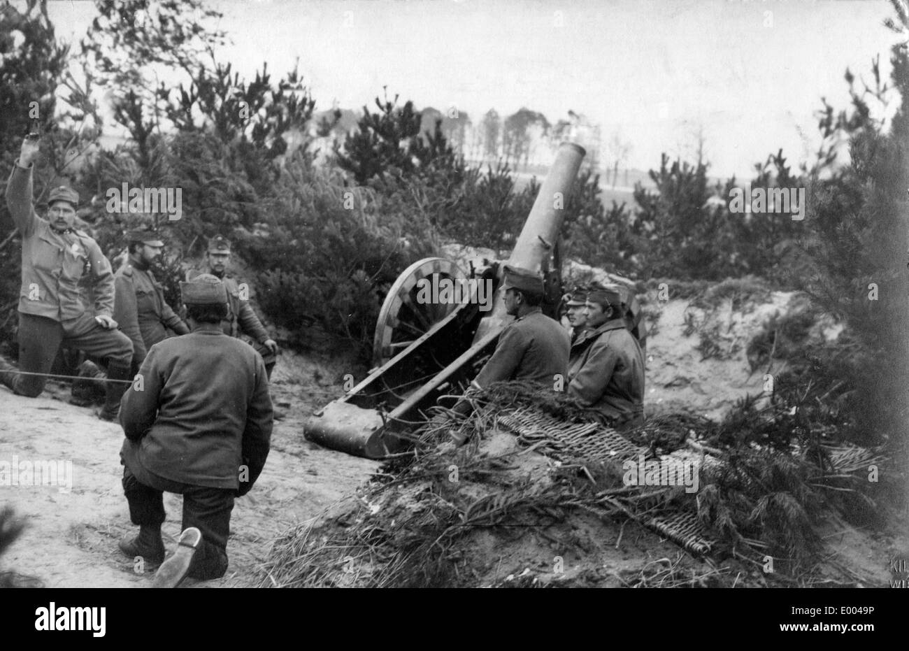 Austro-Hungarian howitzer in Russian Poland, 1915 Stock Photo