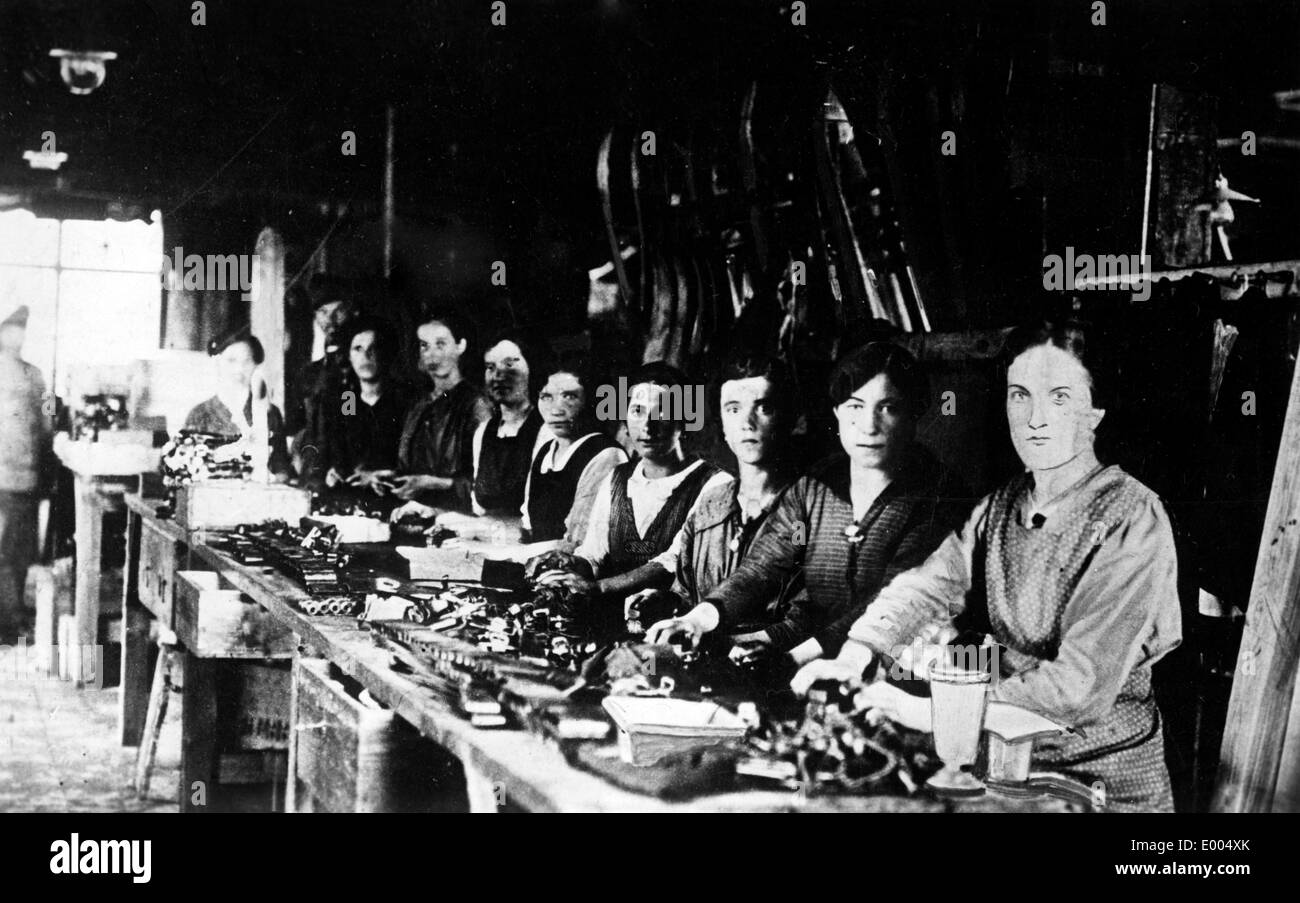 Austrian women at work, 1917 Stock Photo