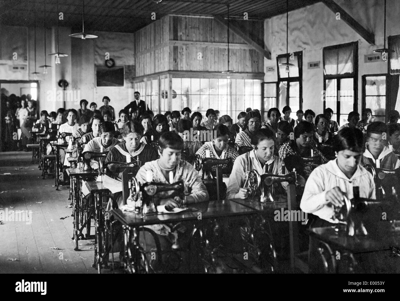 Sewing school in Wagna, 1916 Stock Photo