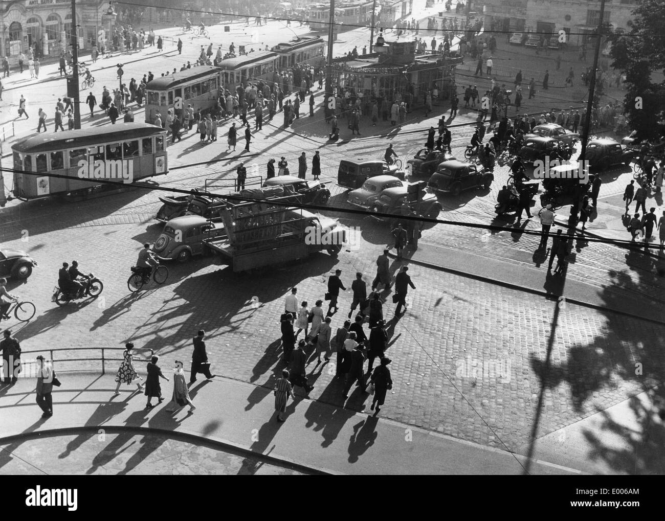Traffic on the Stachus in Munich, 1959 Stock Photo - Alamy