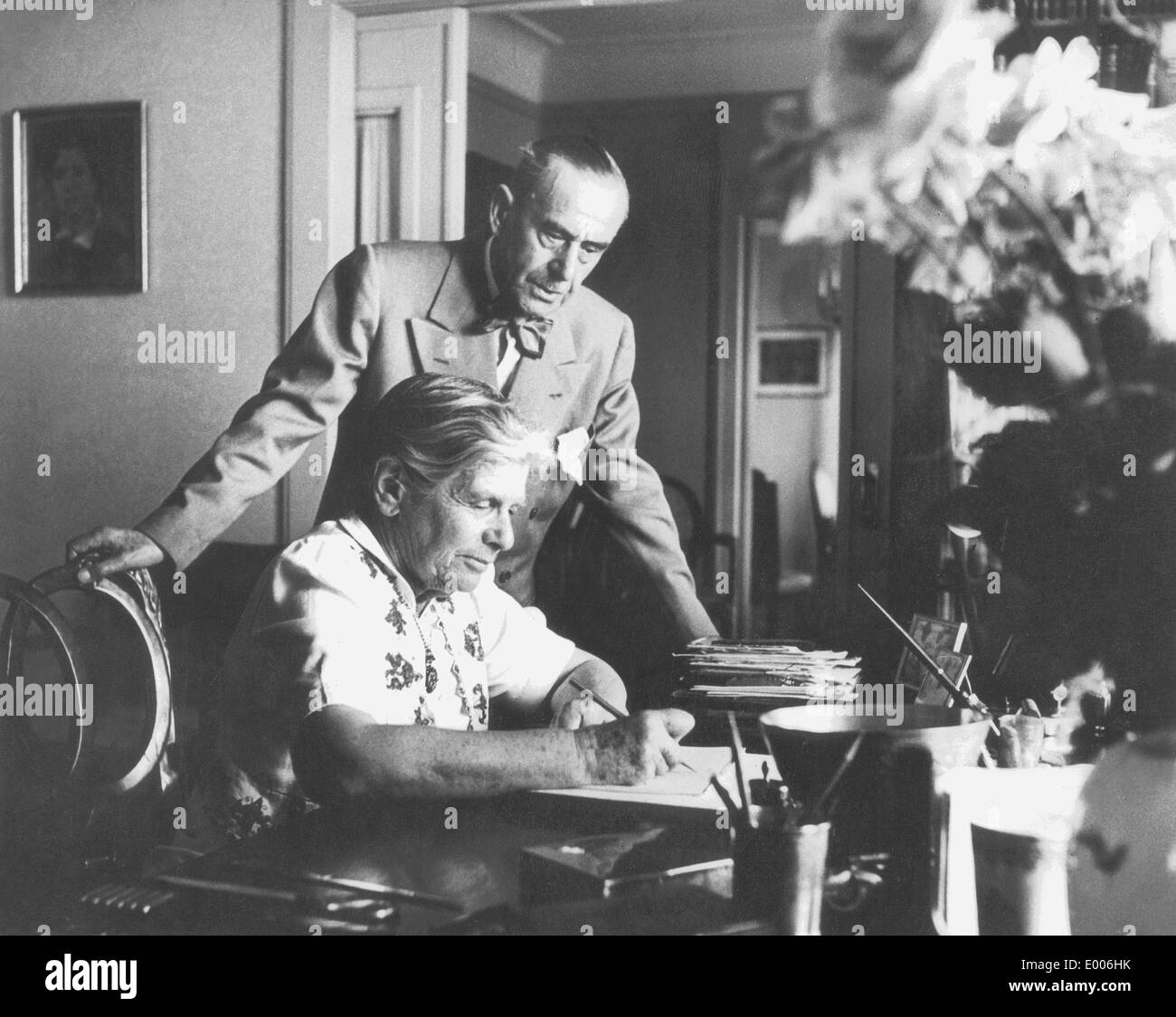 Thomas Mann and Katia Mann in Kilchberg, 1954 Stock Photo