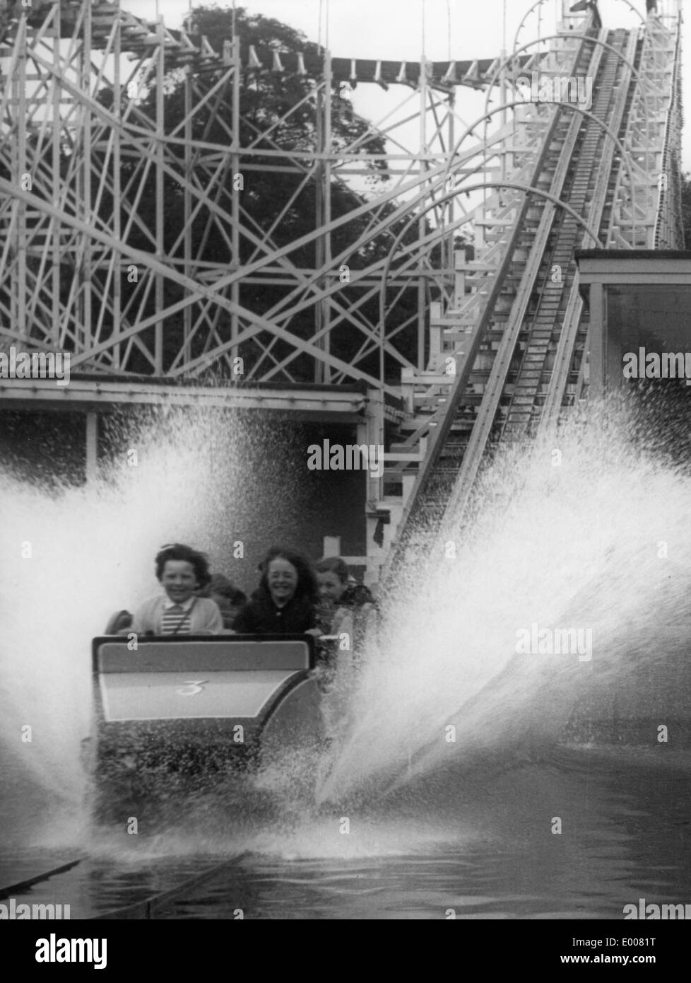 Battersea Park Funfair, London (postcard) - a photo on