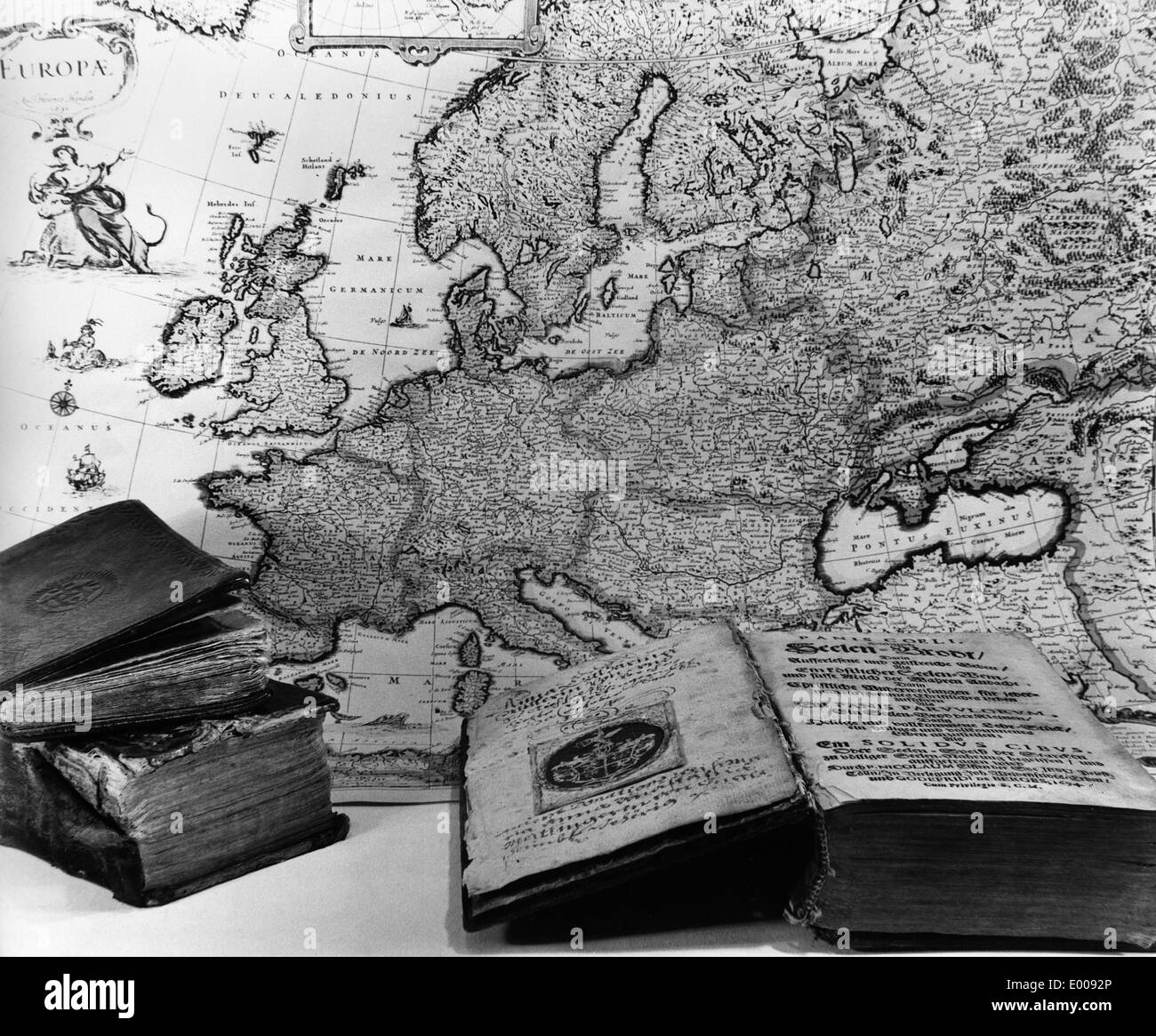 1960 map of europe hi-res stock photography and images - Alamy