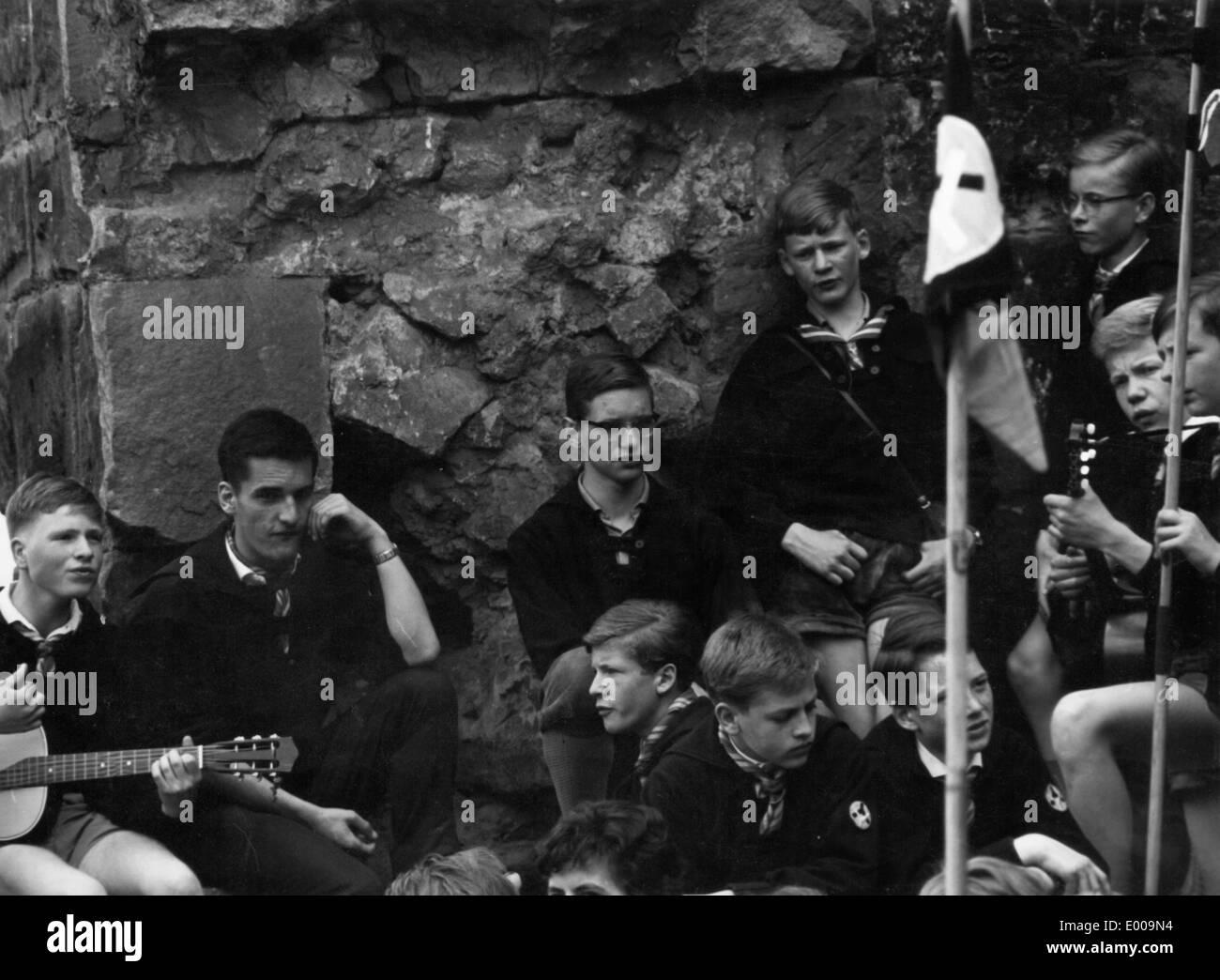Boys and guitars Black and White Stock Photos & Images - Alamy