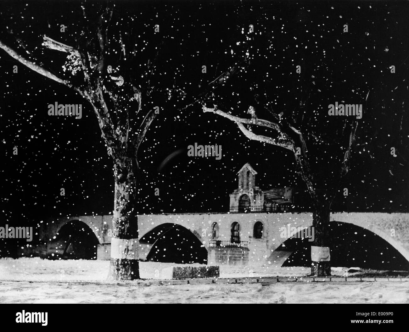 Benezet avignon Black and White Stock Photos & Images - Alamy
