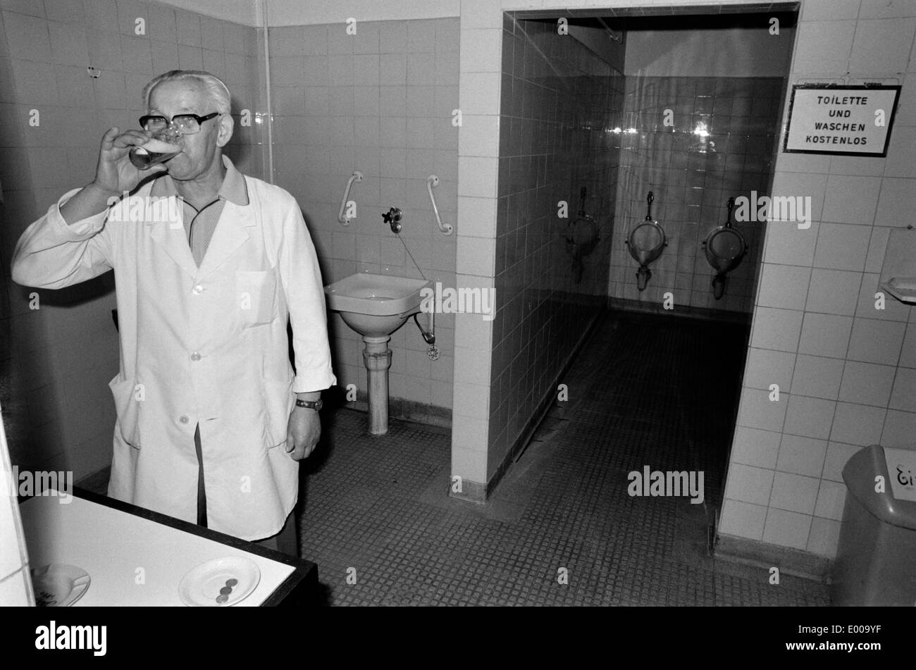 Nightclub toilet Black and White Stock Photos & Images - Alamy