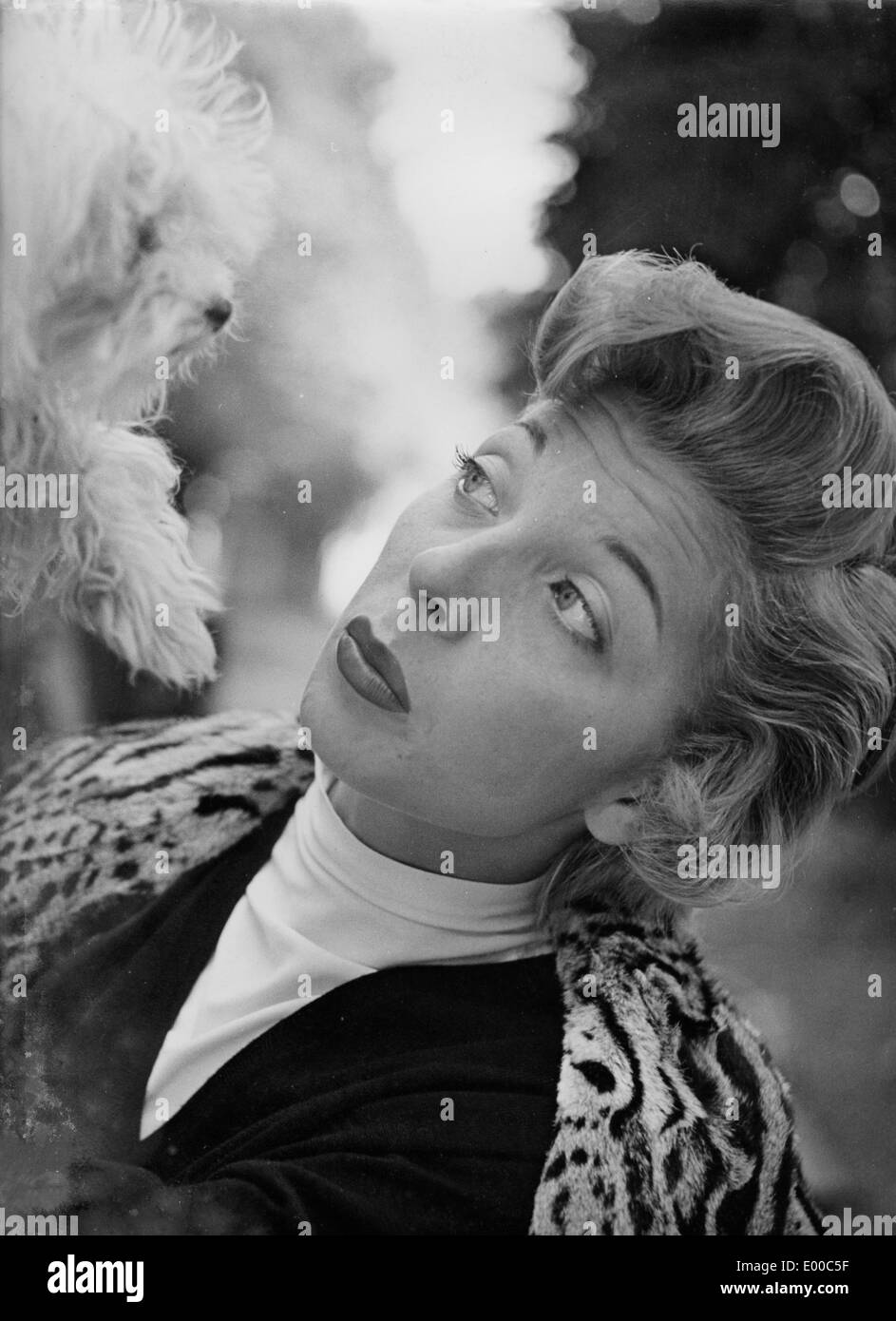 Busy Philipps,Sue McIntosh Sex image Shamin Mannan 2007,Angela Lindvall Ricci Harnett (born 1973),Iain Robertson (born 1981) Porno gallery Sharon Hugueny born February 29, 1944,Leila Bennett