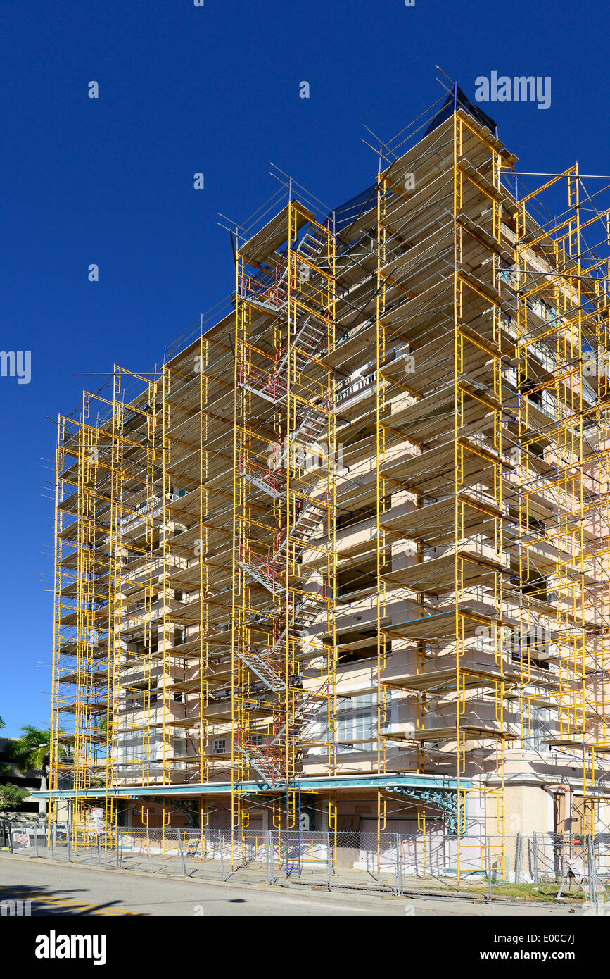 Complete renovation with scaffolding of a tall building Bradenton