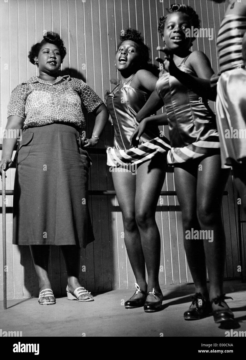 Actresses singers hi-res stock photography and images - Alamy