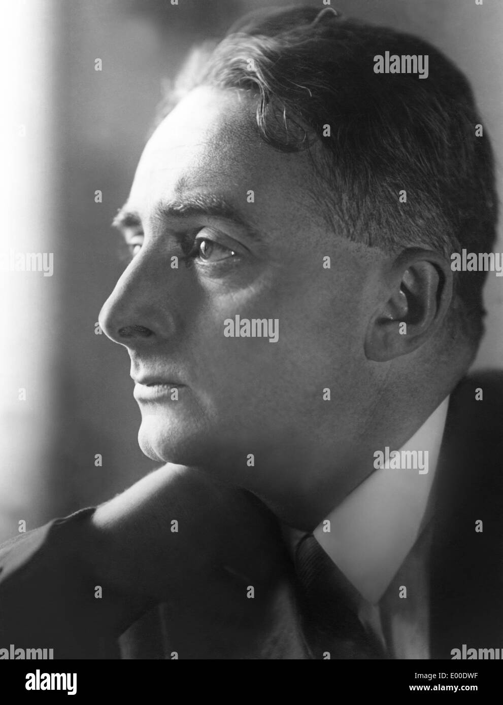 Dziga vertov hi-res stock photography and images - Alamy