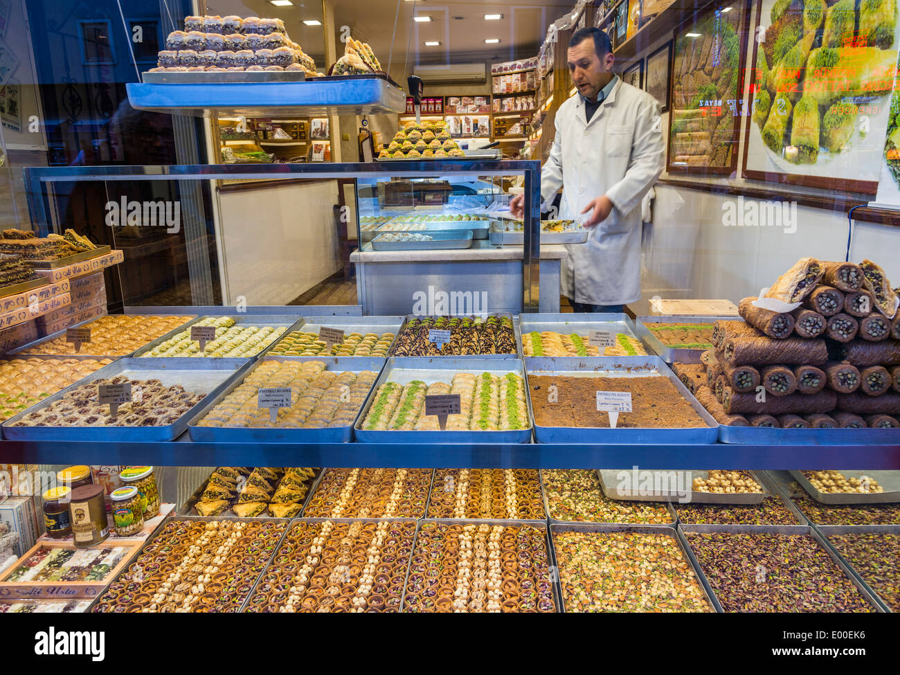 Traditional Turkish dessert shop on the Divan Yolu, near the Stock Photo 68852986 Alamy