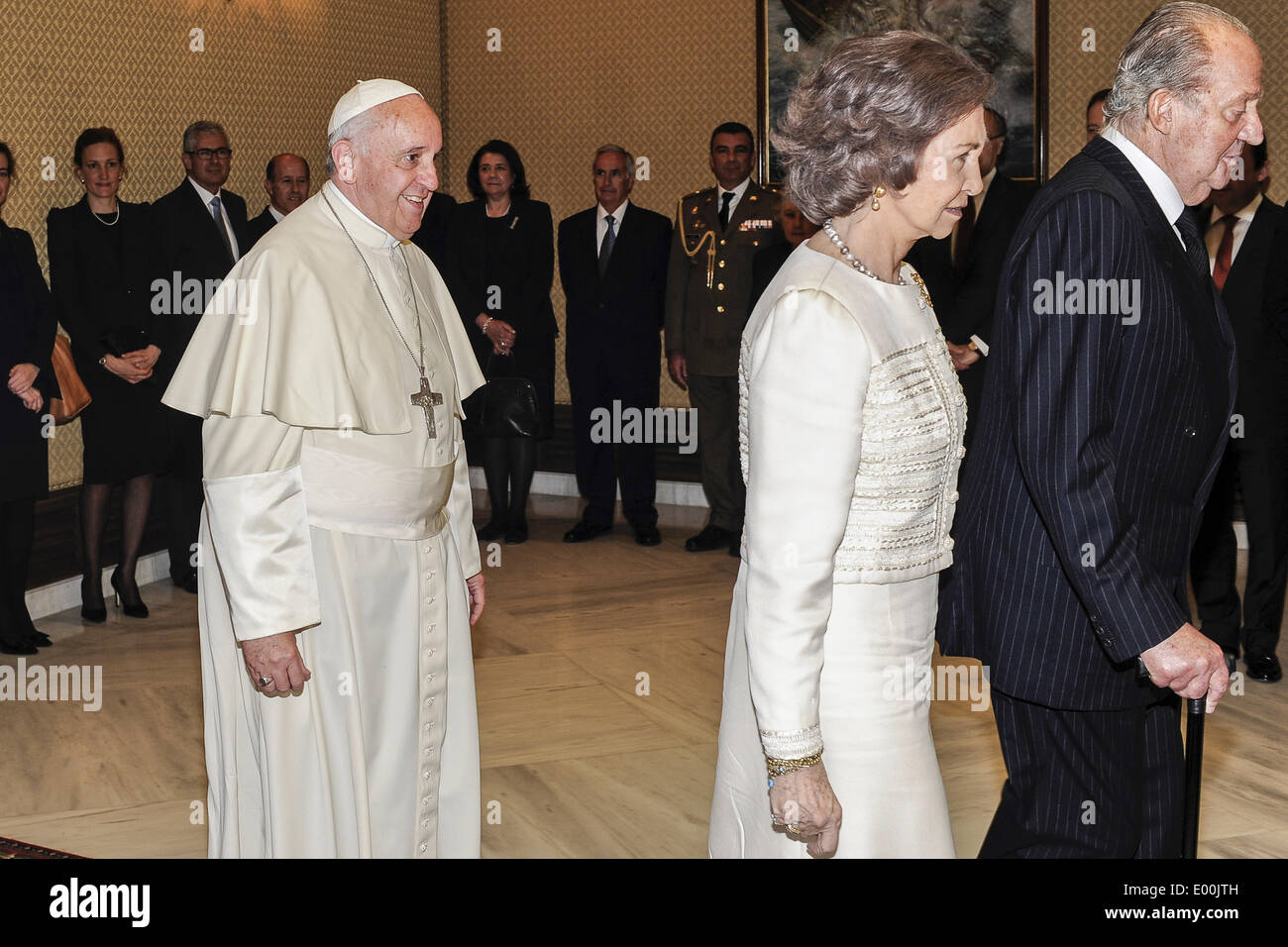 Vatican City  28th April 2014 Pope Francis meets the King and Queen of Spain, King Juan Carlos and Queen Sofia of Bourbon Credit:  Realy Easy Star/Alamy Live News Stock Photo