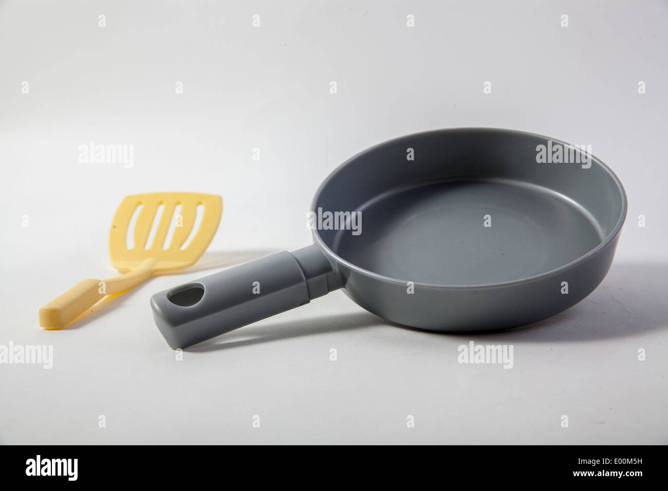 toy frying pan
