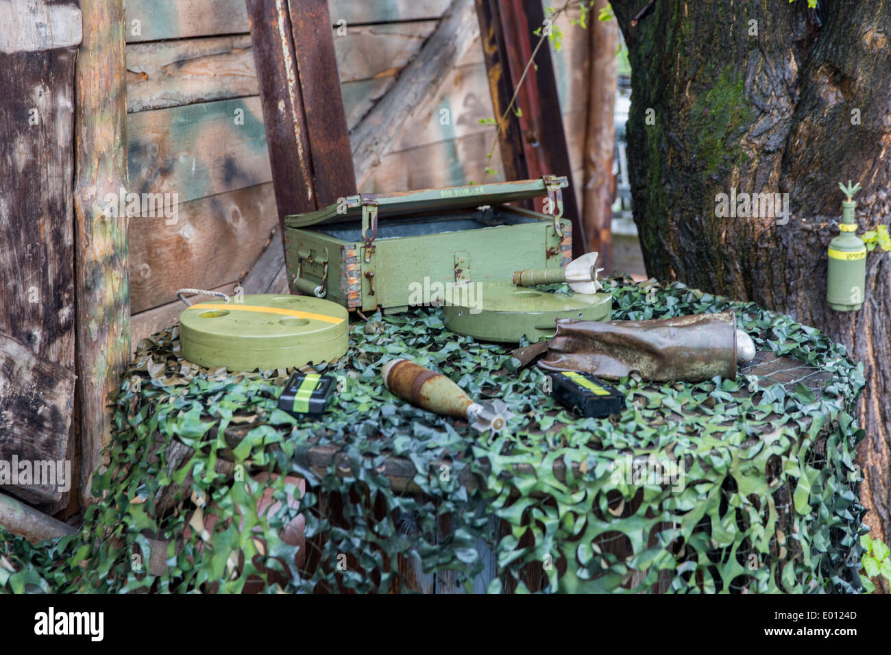 Military engagement hi-res stock photography and images - Alamy