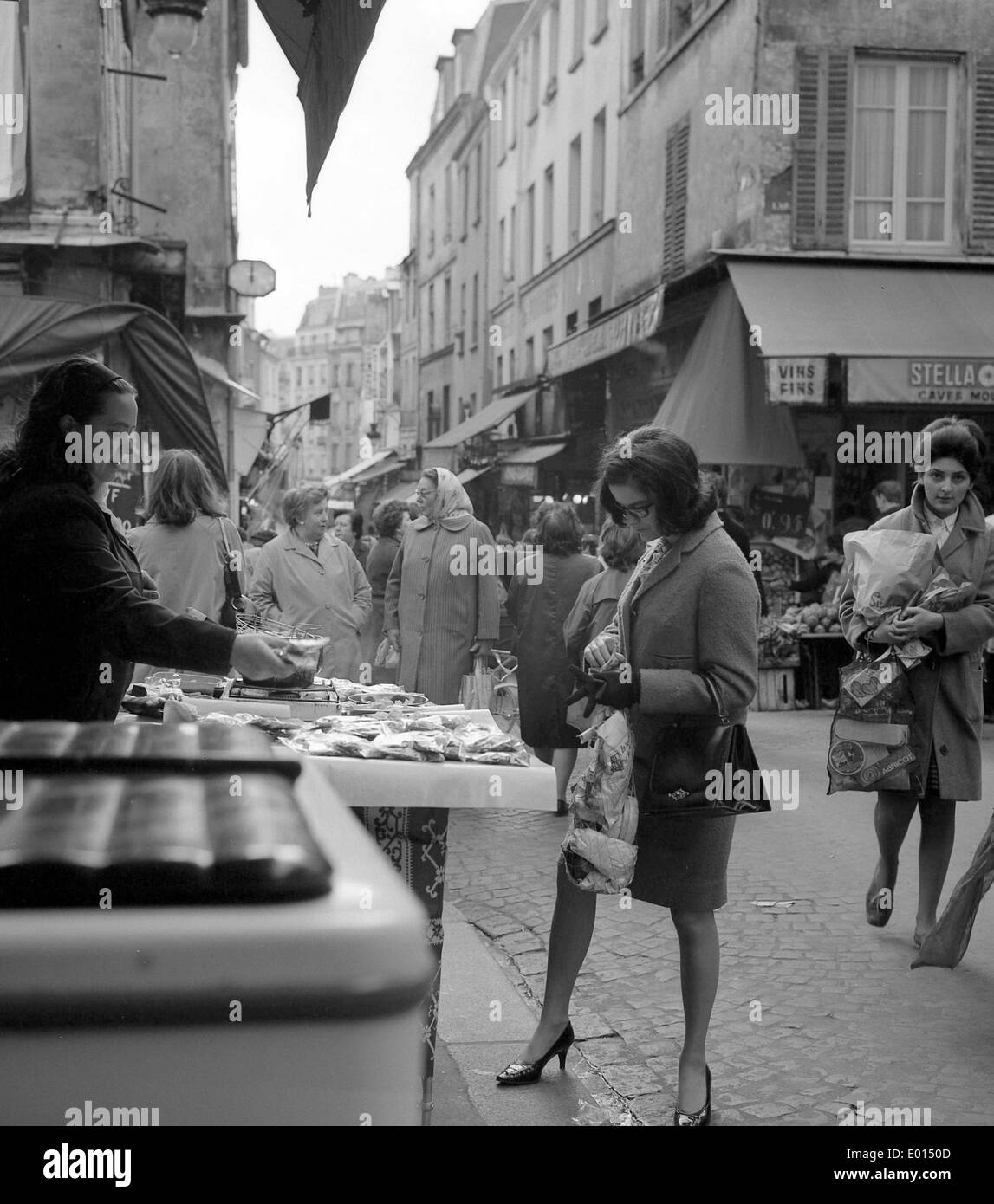 Rue mouffetard Black and White Stock Photos & Images - Alamy