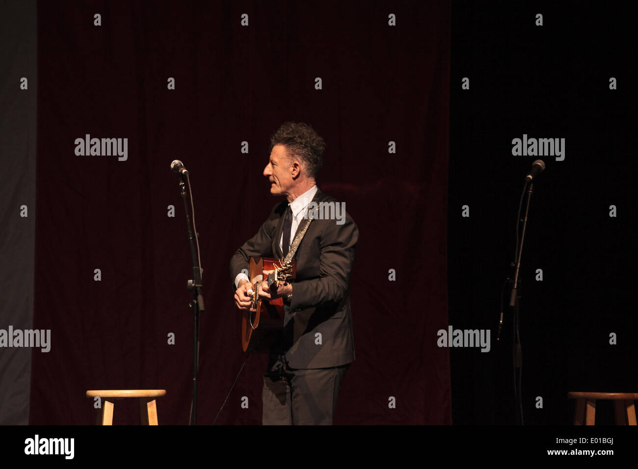 Austin, TX, USA. 25th Apr, 2014. Singer Lyle Lovett performs at the Austin City Limits Moody Theater on April 25, 2014 for the MJ&M charity fundraiser. © Rustin Gudim/ZUMAPRESS.com/Alamy Live News Stock Photo